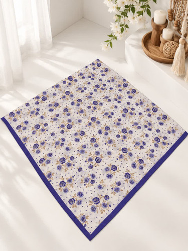 روسری ساتن حریر قواره ۱۲۰ طرح گل آبی