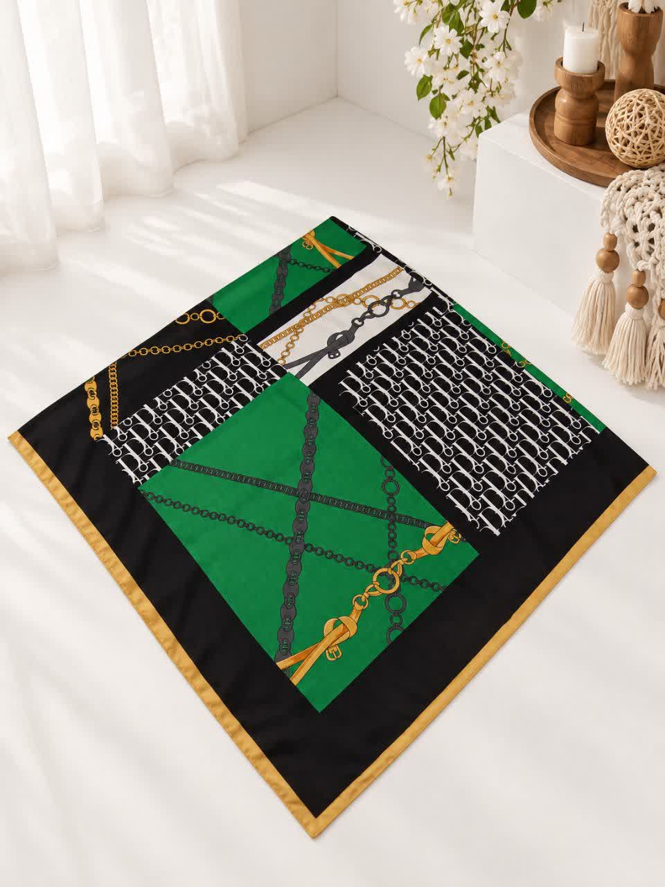 روسری ساتن حریر قواره ۱۲۰ طرح دیور کمند