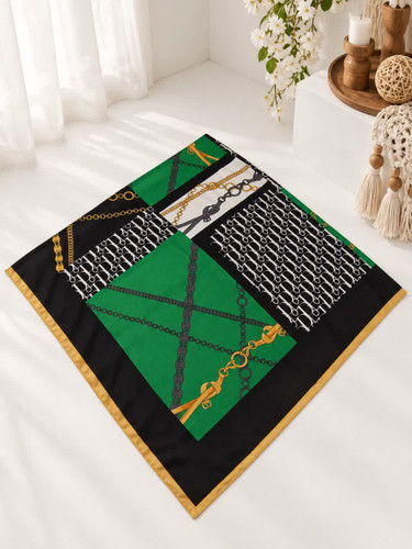 روسری ساتن حریر قواره ۱۲۰ طرح دیور کمند