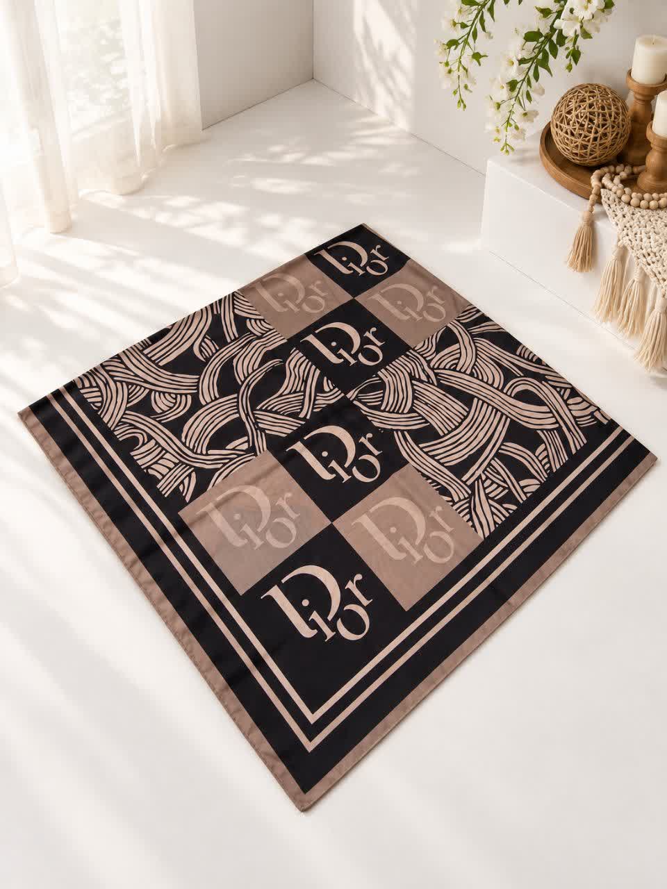 روسری ساتن حریر قواره ۱۲۰ طرح دیور گیسو