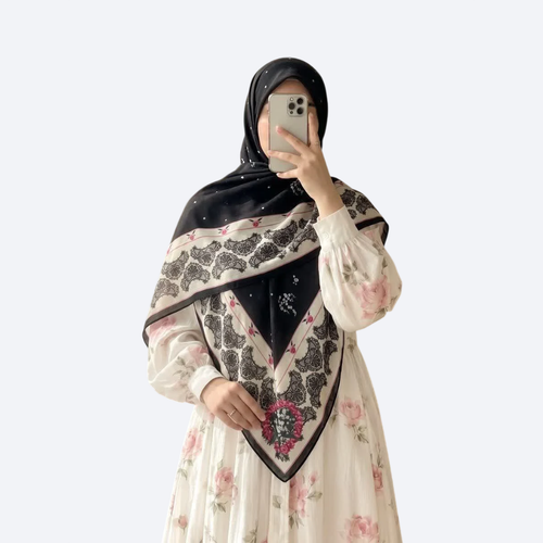 روسری نخی قواره 140 طرح گل نشان - M
